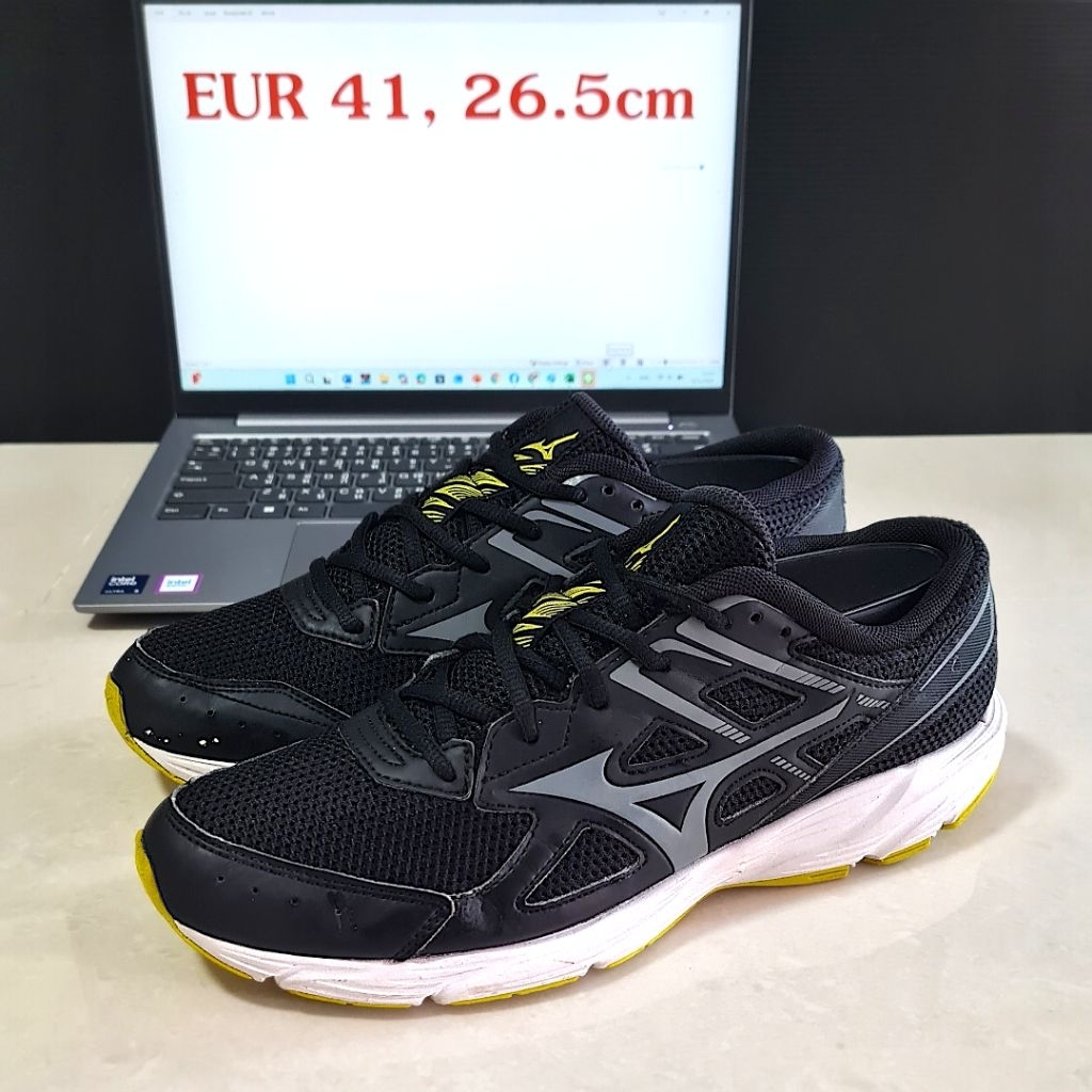 รองเท้ามือสอง รองเท้าวิ่งรุ่น Mizuno Spark 6, ขนาด EUR 41, 26.5cm