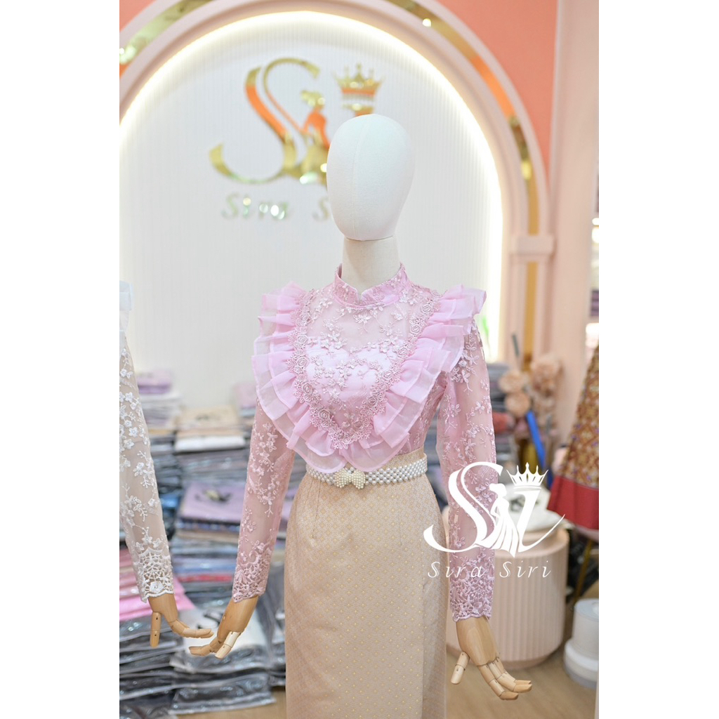 Sira Siri ชุดลูกไม้ ชุดออกงาน เสื้อลูกไม้ปักลายดอก สวยๆ เกรดพรีเมียร์ แต่งระบาย2ชั้น ผ้าถุงสำเร็จรูป งานทอเครื่องทอลาย - รูปที่ 2