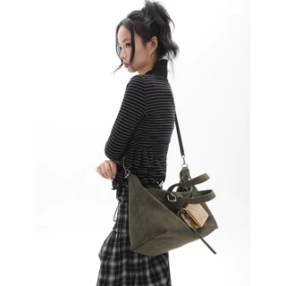 พร้อมส่ง*🤎JANDRESS| Gallini velvet tote bag กระเป๋าสะพายข้าง/crossbody มีสีใหม่💜 (โค้ดลด20-30%) จากช็อปแท้💯