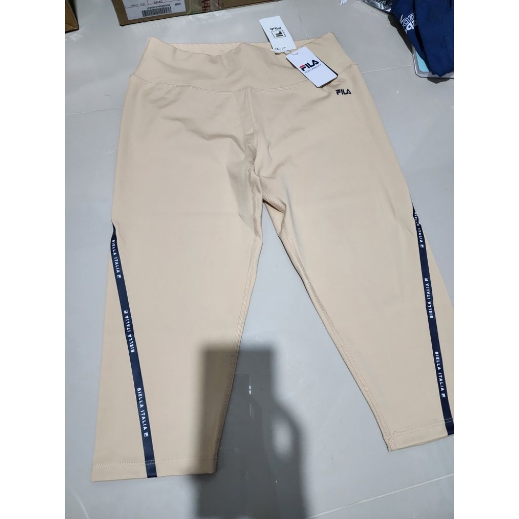 Fila กางเกงออกกำลังกายผูู้หญิง ลด 80% ป้าย 1,290.-