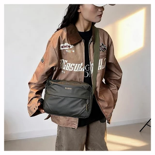 B-2774🔥กระเป๋าสะพายข้าง สไตส์นี้เท่มาก แฟชั่นมาใหม่ แฟชั่นฤดูใบไม้ผลิต ฮิตมากตอนนี้ เข้ากับทุกการแต่งกาย BLHNY