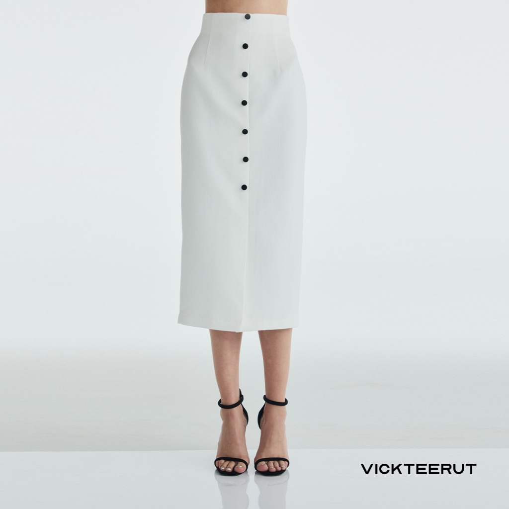 VICKTEERUT Re-Edition Back Slit Pencil Skirt with Button Detail กระโปรง ทรงสอง ผ่าหลัง ตกแต่งกระดุม