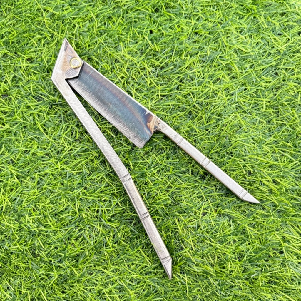 มีดผ่าหมาก ทำจากเหล็กแหนบ มีดสนาค กรรไกรหนีบหมาก มีดสับหมากสด จำนวน1เล่ม พร้อมส่ง