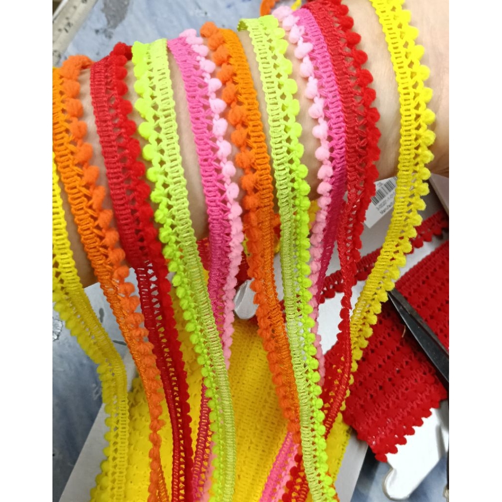 ลูกไม้เทปลายตุ้มเมตรละ5บาทขายครั้งละ 2 เมตร 10 บาท