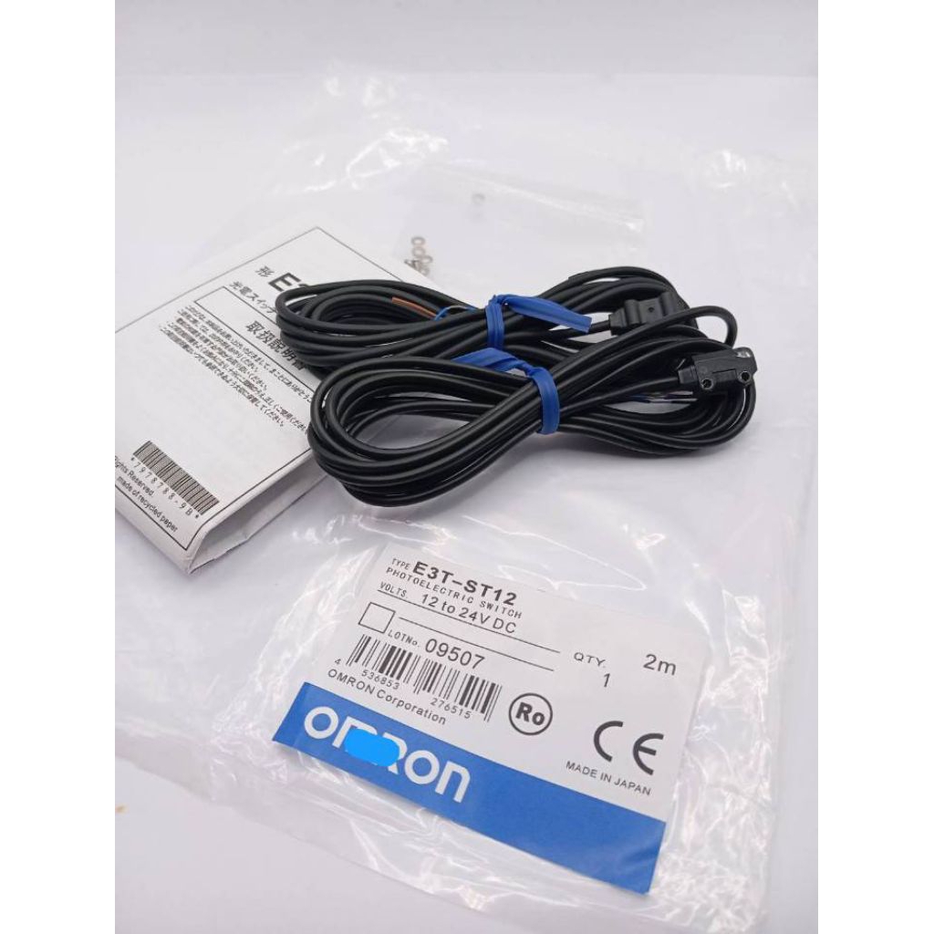 New แท้ E3T-ST12 OMRON E3T-ST12 Photoelectric Sensor E3T-ST12 Ultra Compact Photoelectric Sensor มือ