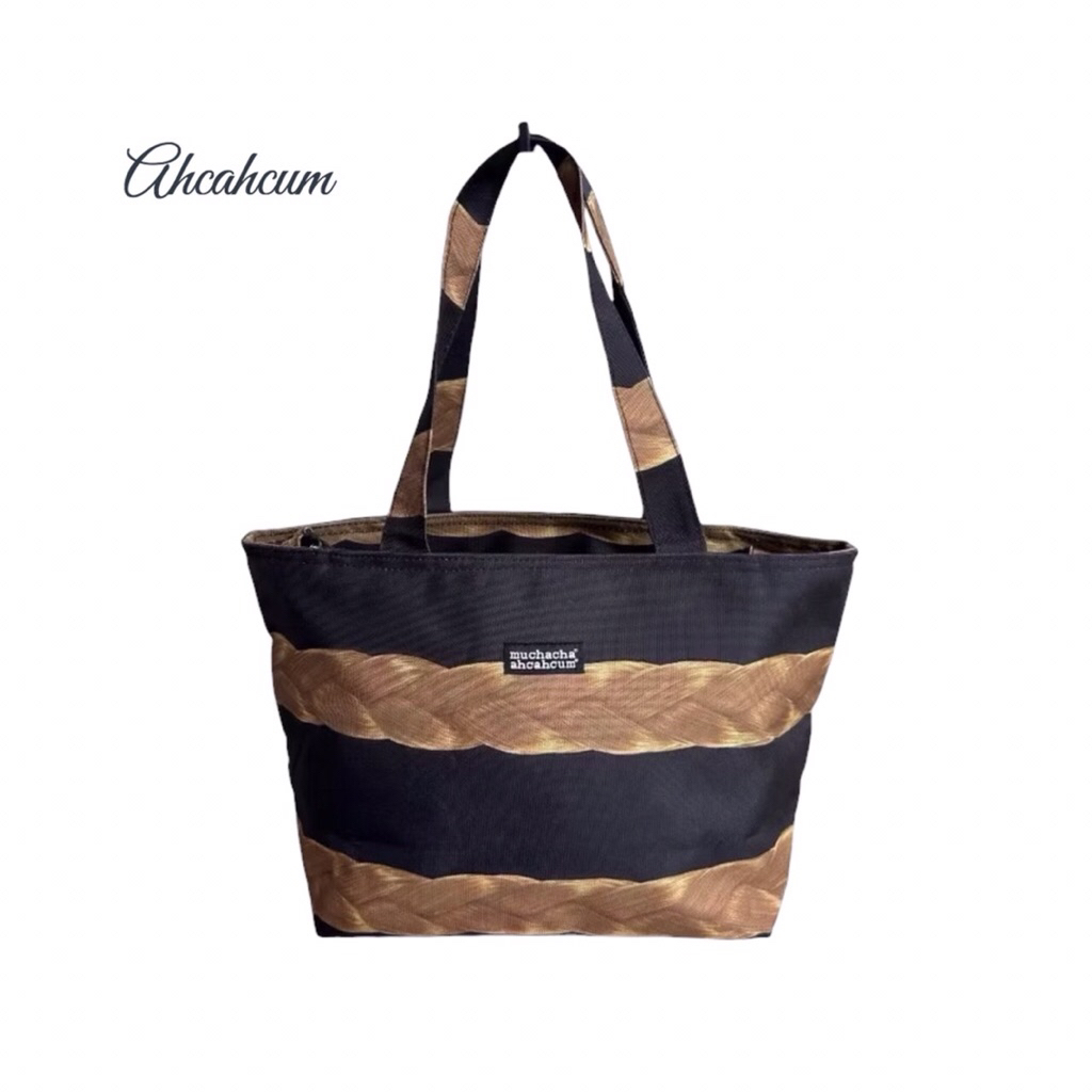 Muchacha Ahcahcum กระเป๋าสะพายไหล่