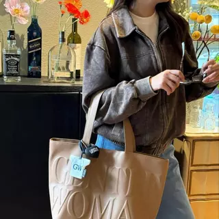 (พร้อมส่ง) GENTLEWOMAN ❤️‍🔥กระเป๋ารุ่น GW Daily Tote กระเป๋า กระเป๋าแบรนด์ไทย กระเป๋าสะพายไหล่