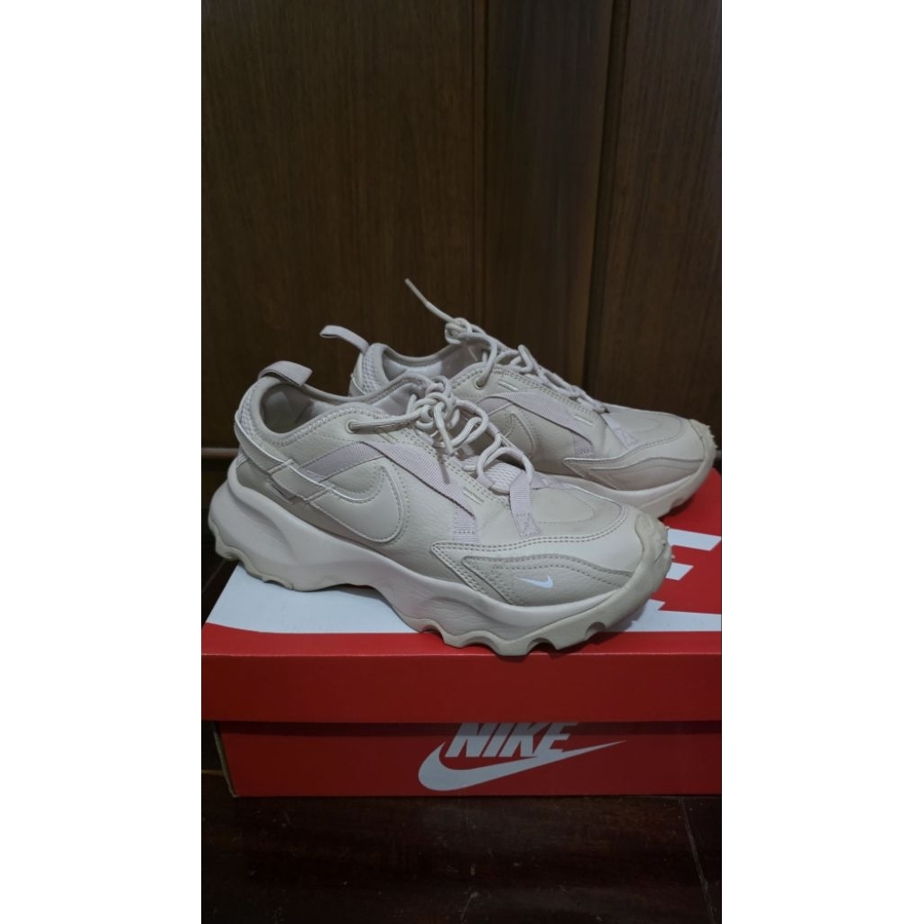 (Used) Nike TC 7900 Size US8