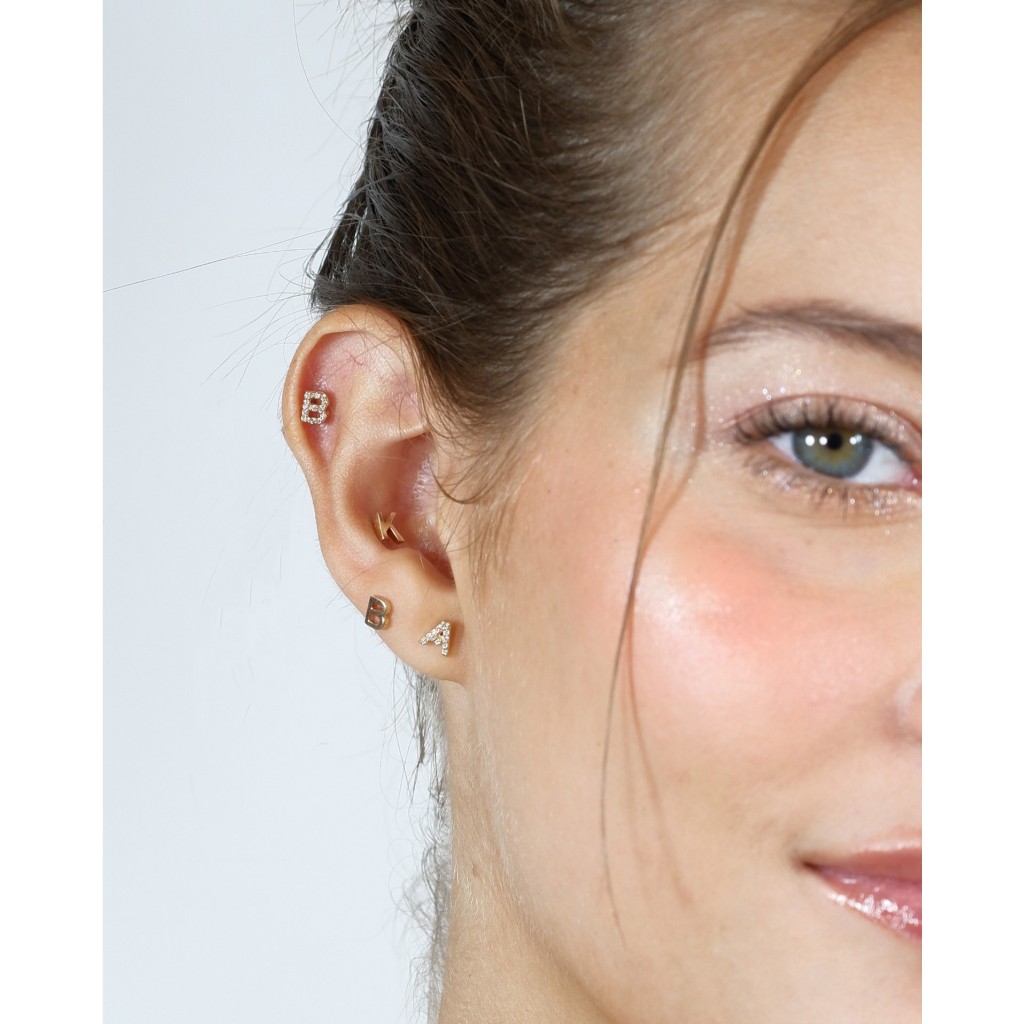 Grace Fine Jewelry حلق ذهب 9K بالحرف الأول حسب الطلب — صورة 2