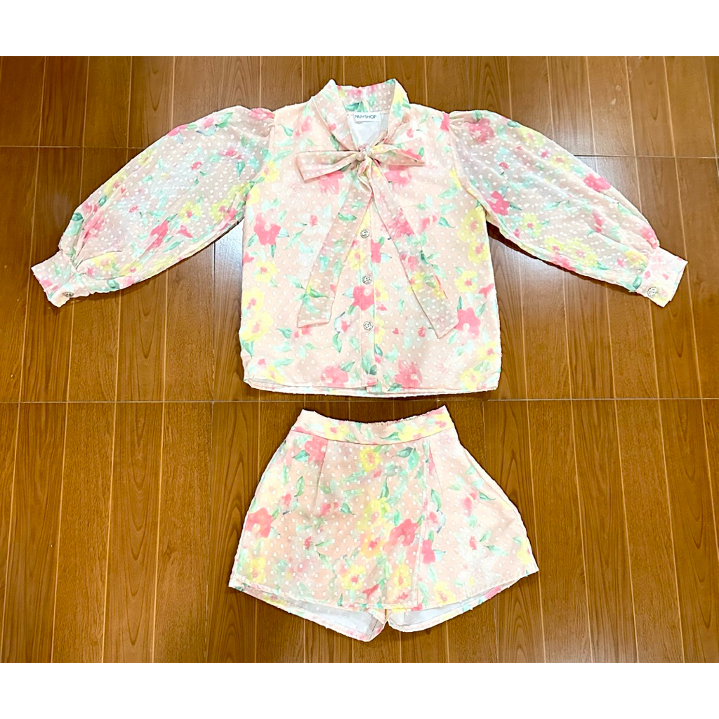 เซตเสื้อกางเกงขาสั้นสีส้ม ป้าย NUY SHOP ผ้าชีฟองมีซับ เอวสม็อค งานกระแส ไซร้ SM อก 36 ยาว 22 เอว22-2