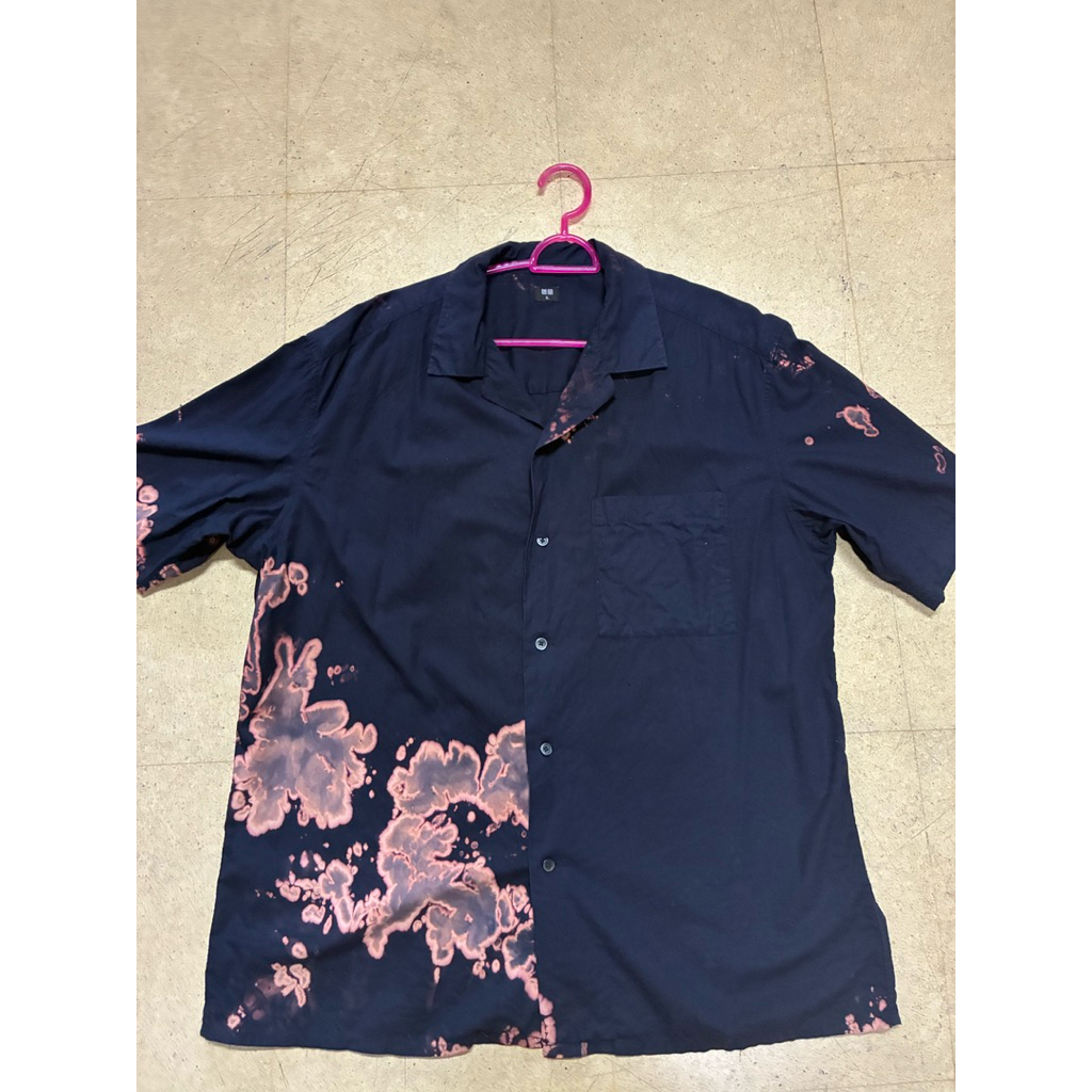 Uniqlo เสื้อเชิ้ตดำ ไซส์ XL สภาพดี ตำหนิสีกัดตามภาพ