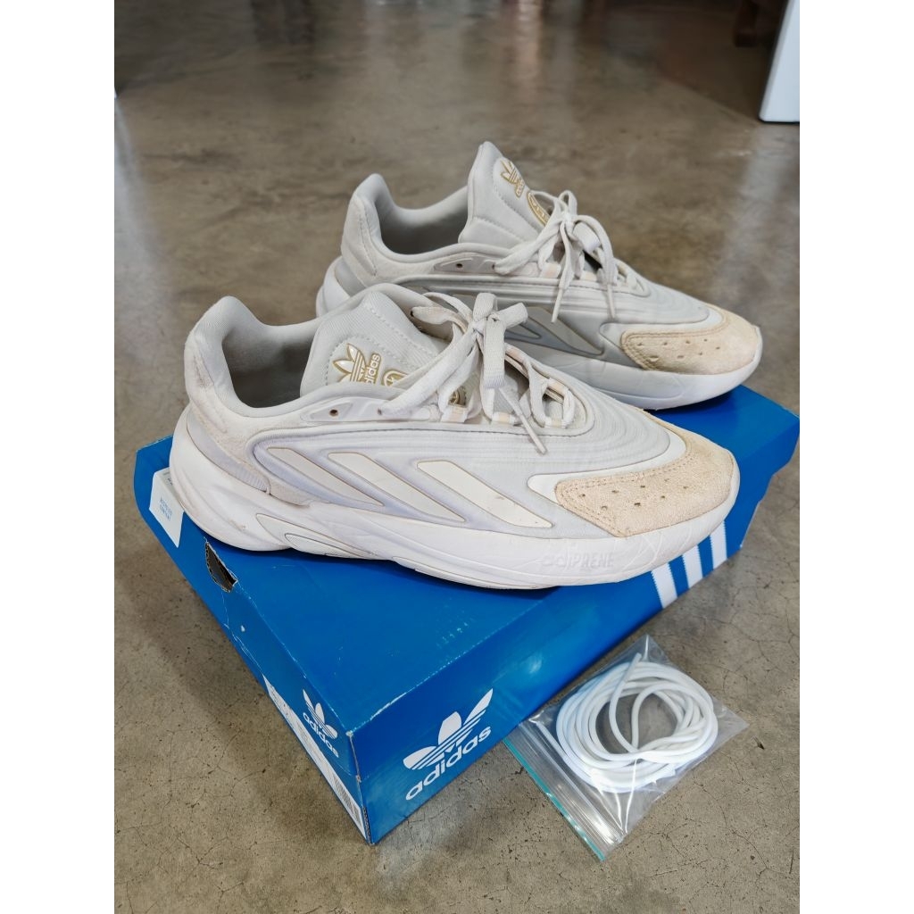 Adidas Ozelia 255 cm. UK 7