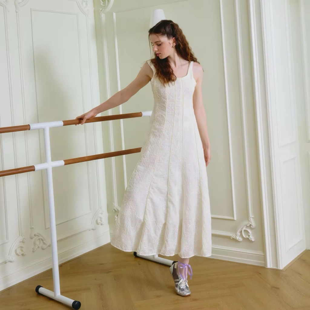 ส่งต่อ lookbooklookbook aimee dress