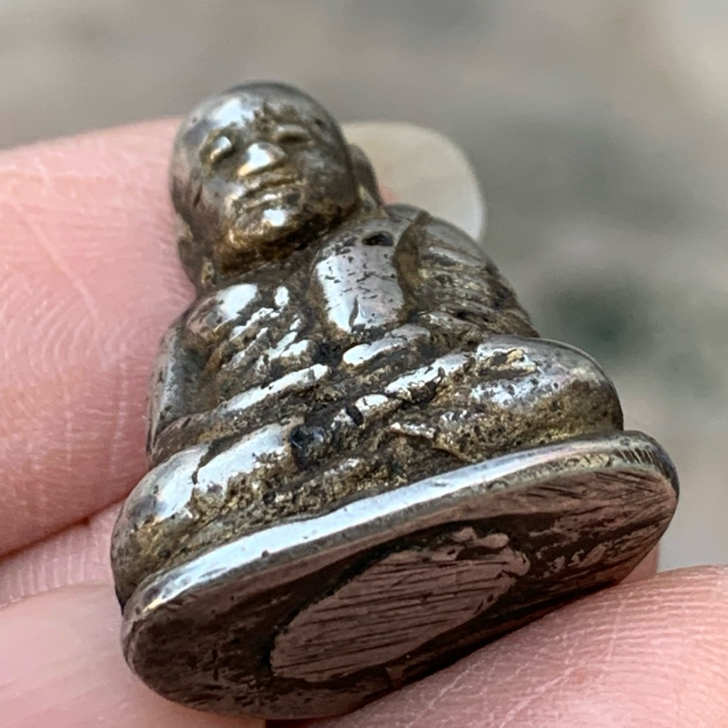 หลวงพ่อเงิน พิจิตร เนื้อแก่เงิน ส่งตามรูป พระเครื่อง พ่อเงิน - รูปที่ 5