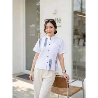 เสื้อพื้นเมืองผู้หญิงคอจีน แต่งแถบผ้าทอลายไทย