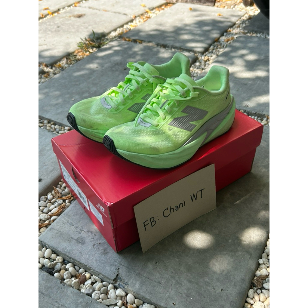 รองเท้าวิ่งผู้หญิง NEW BALANCE NB FuelCell Rebel v5 มือสอง