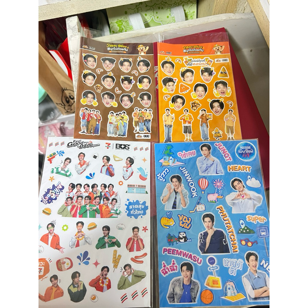 สติกเกอร์บัส bus ได้ตามรูป4แผ่นไม่ขายแยก