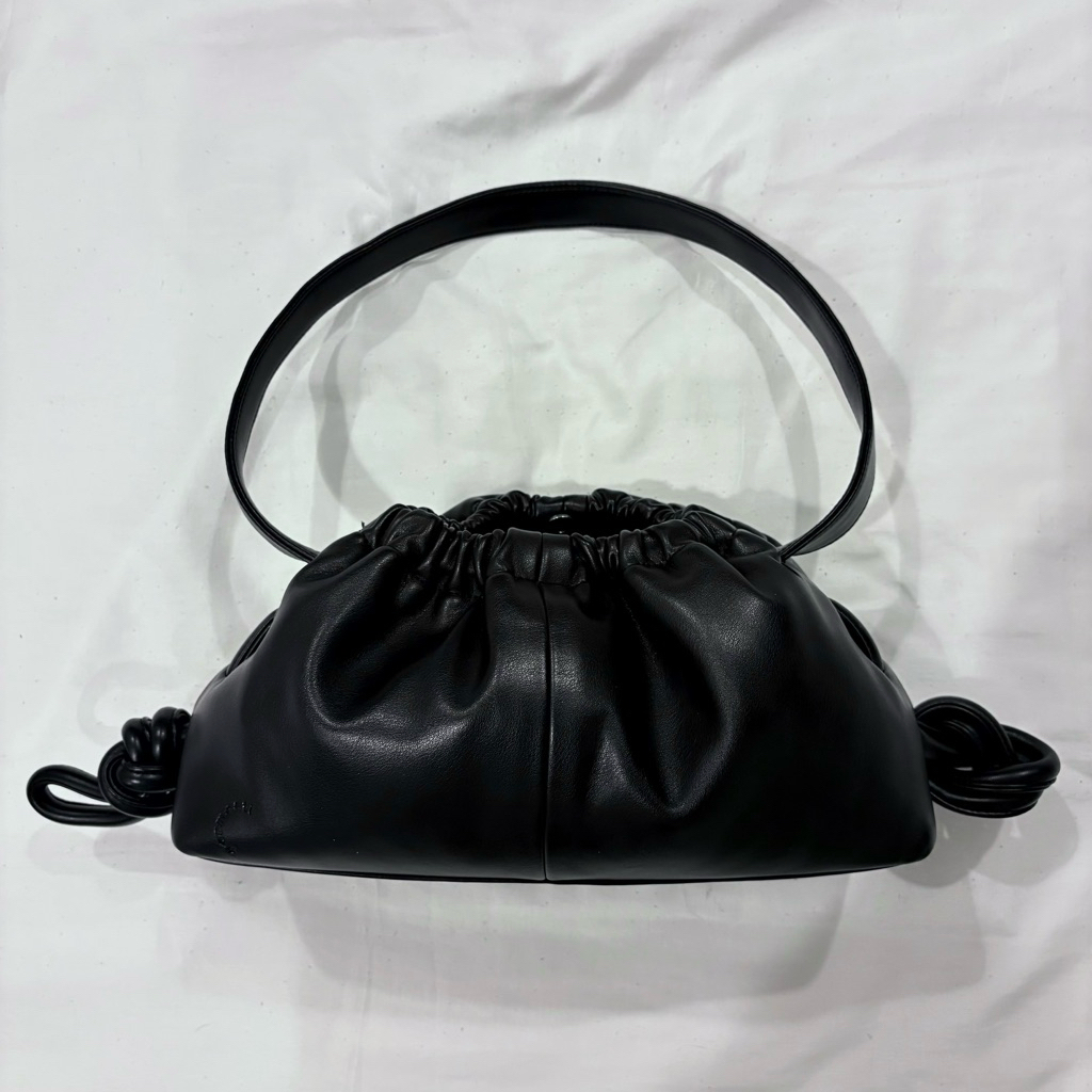 garmenti gyoza bag สีดำ