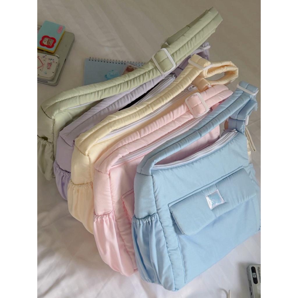 CarryMe🥣Cross Bodyพร้อมส่งกระเป๋าปุ๊กปิ๊กผ้า ใส่ไอแพดได้ ใยนิ่ม มีข้างใส่ร่ม/ขวดน้ำได้ มีช่องด้านใน
