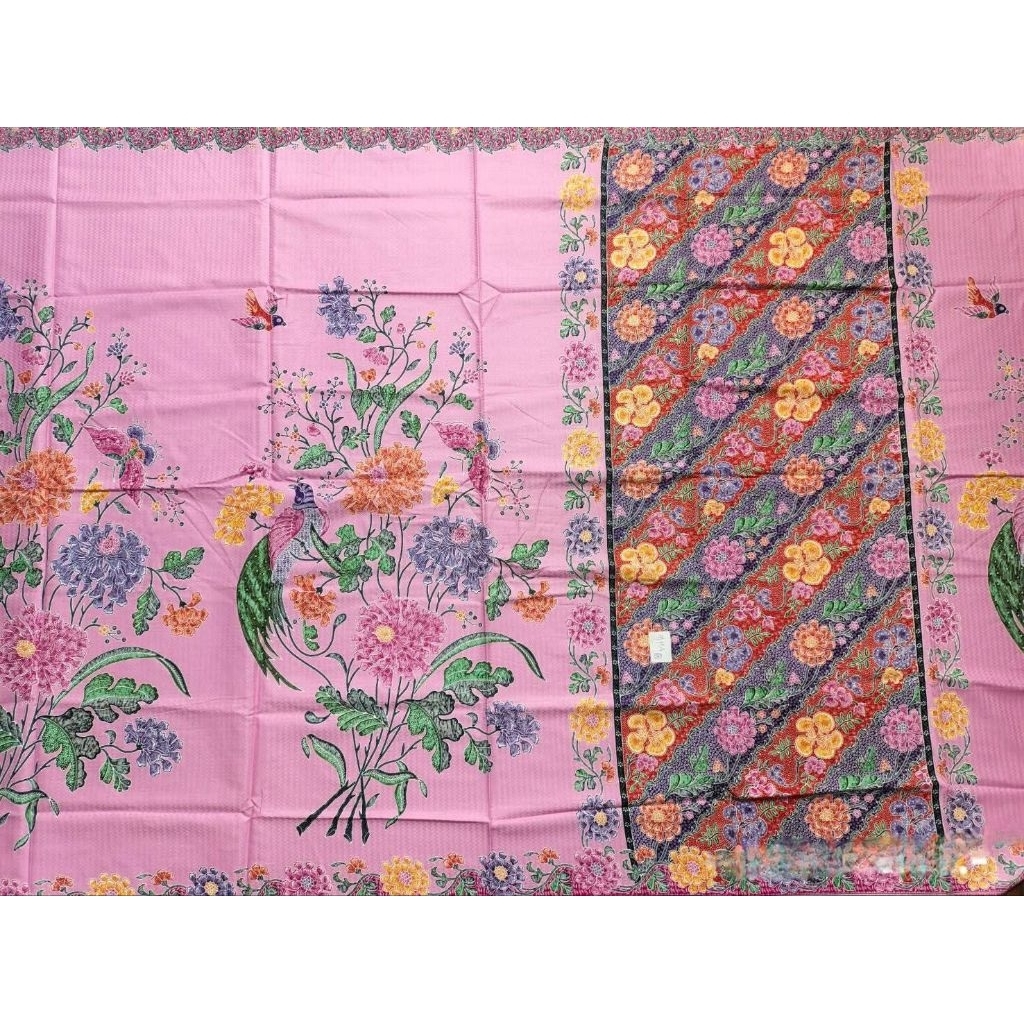 ผ้าปาเต๊ะไหมด๊อบบี้ เนื้อผ้านุ่มมาก เนื้อดีสีสวยมาก หน้ากว้าง 2 เมตร ผ้า 2 หน้า ลายนก-ดอกไม้ มีก้นผ้า