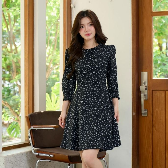 Pena Dress (Black) เดรสคอริ้ว แขนยาว