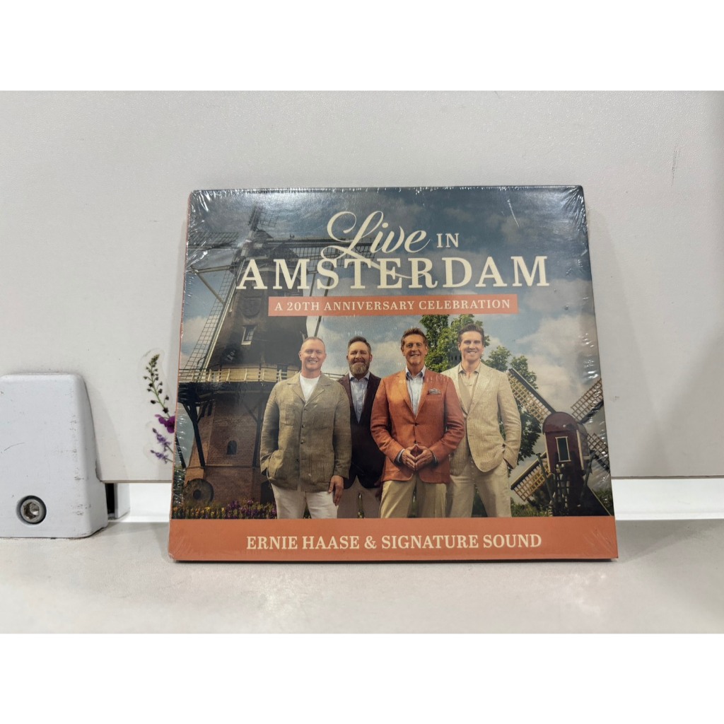 1 CD MUSIC  ซีดีเพลงสากล    LIVE IN AMSTERDAM ERNIE HAASE & SIGNATURE SOUND    (G6G23)