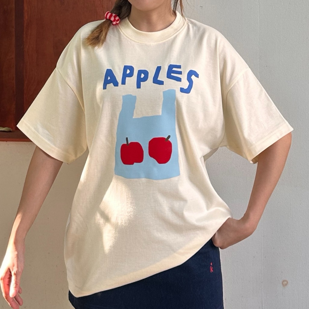 Kudsun.official ส่งต่อ*มีตำหนิเล็กน้อย* (ชอป390฿) เสื้อยืดโอเวอร์ไซต์ Apples สีครีม size L รุ่น over