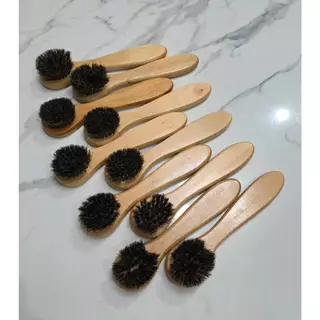 ขายถูกๆ แปรงขนม้า เกรดบี มีตำหนิ ขนหลุด 2-4 รู ด้ามจับ 17.5 ซม ทำความสะอาดรองเท้า กระเป๋า