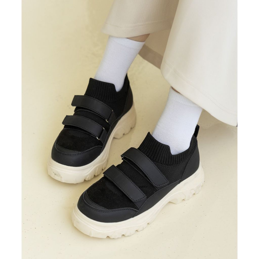 niko and ... สนีกเกอร์ กันน้ำ ดีไซน์เรียบ ใส่ง่าย Original all-weather sneakers