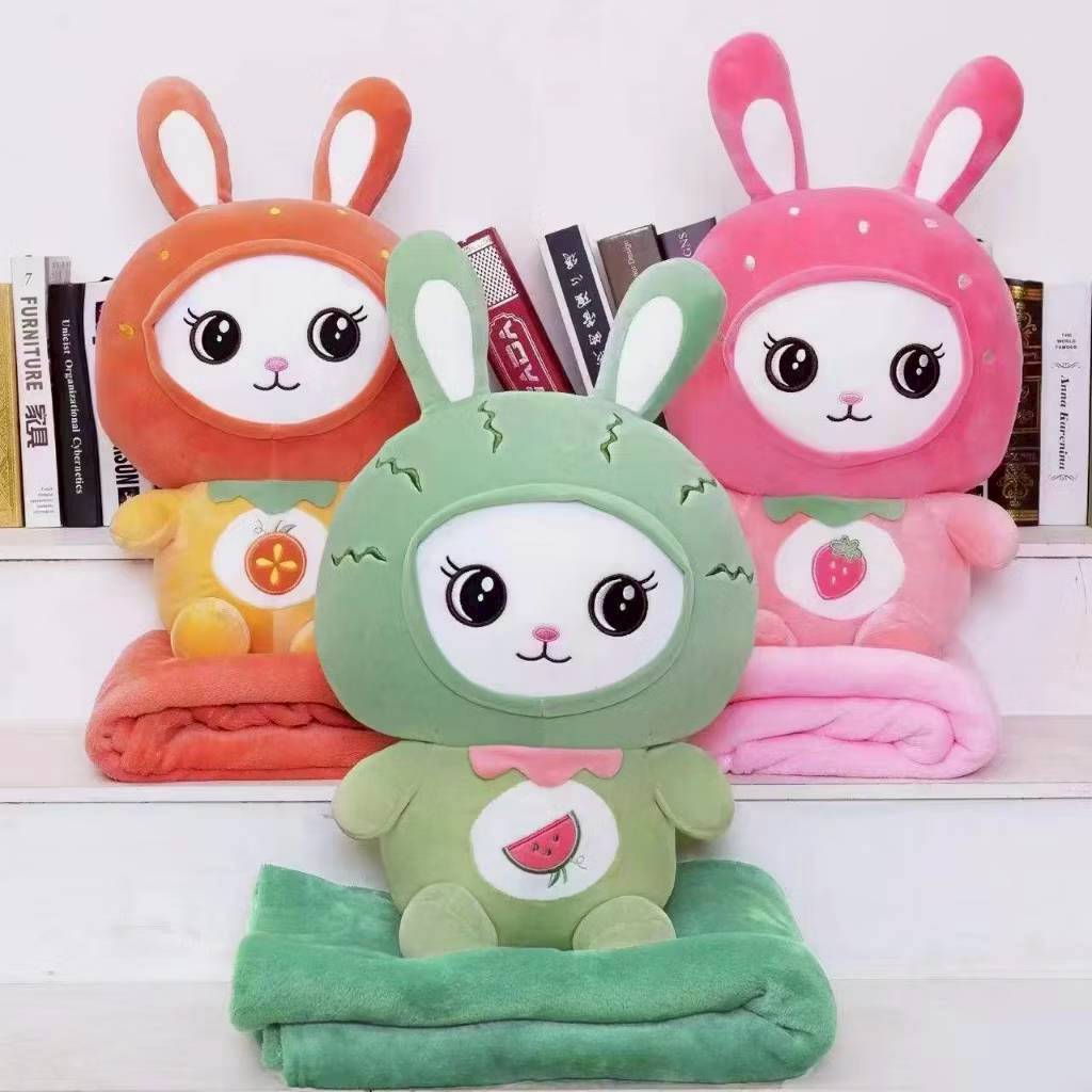 หมอนตุ๊กตา หมอนผ้าห่ม  ผ้าห่ม กระต่ายลานผลไม้ พกพาง่าย สะดวก ขนาดตุ๊กตา 50*30 Cm ขนาดผ้าห่ม 100*150 Cm