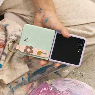 (ZFlip7) MUSE 3Tone Hand Strap Phone Case