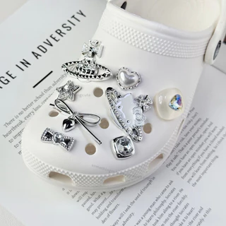 ร้านไทย 💎 ตัวติดรองเท้าคิตตี้สีเงินแบบเซ็ต 8 ชิ้น ดีเทลน่ารักๆ (n.3)