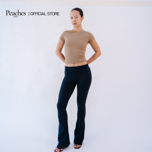 Peaches Active The Slim Tee เสื้อกีฬาแขนสั้นทรง Slim เนื้อผ้าเบาสบาย ระบายอากาศดี แห้งไวไม่หนักตัว