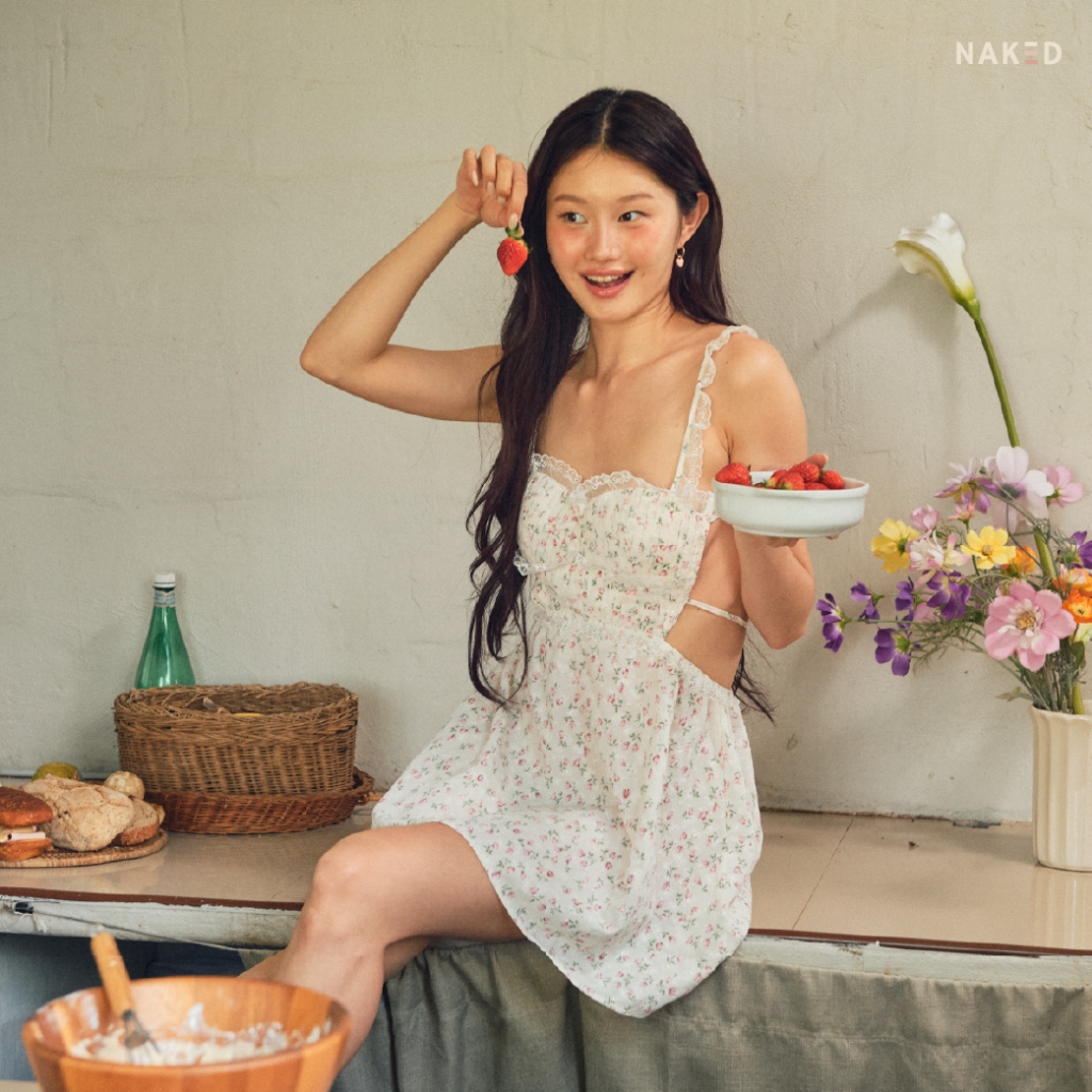NAKED - Daisy Kiss Dress เดรสสั้นลายดอกไม้เว้าหลัง