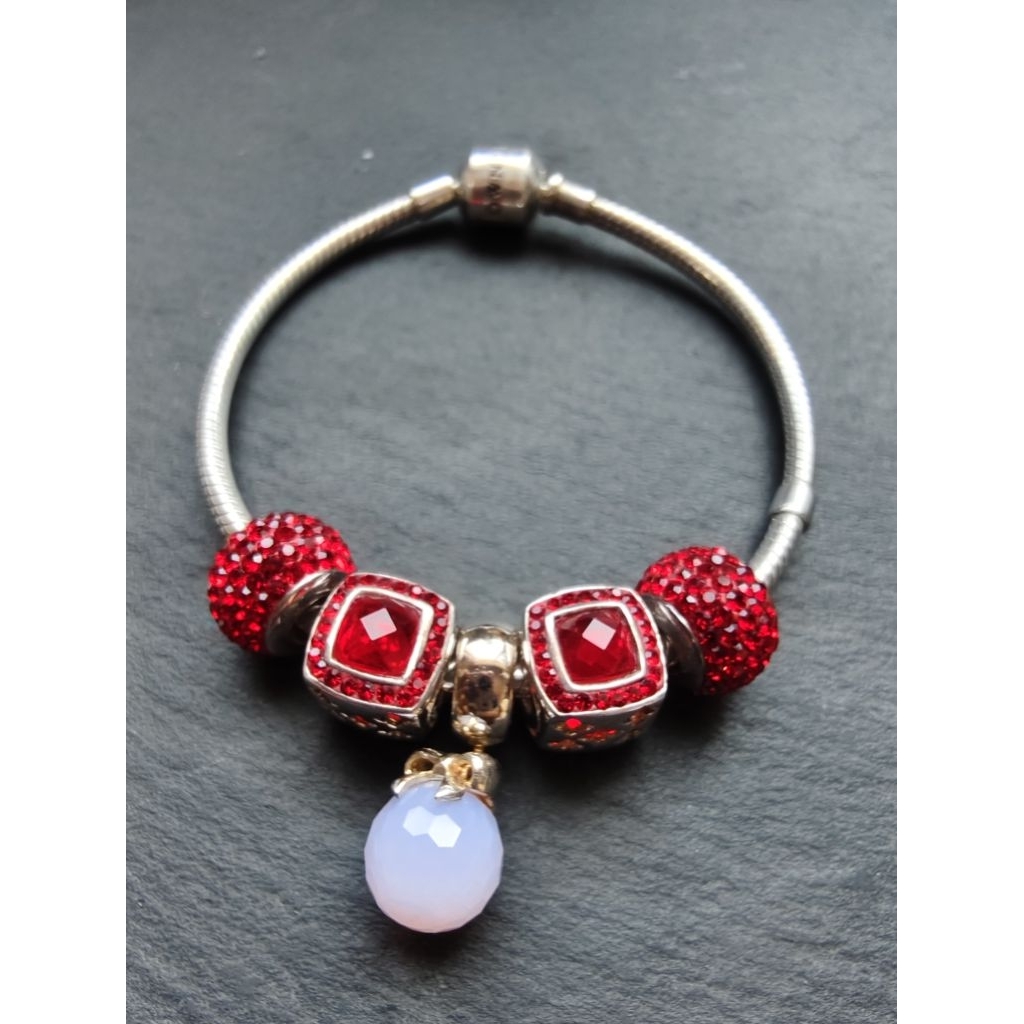 สร้อยข้อมือเงินแท้ชาร์มสีแดงรับตรุษจีนแบรนด์OWNOry