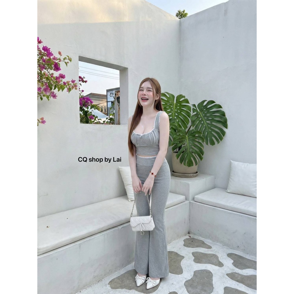 Phapassz - เซท 2 ชิ้น เสื้อกล้ามแต่งขอบลูกไม้ผ้าพื้น ดีเทลโบว์ พร้อมกางเกงขาม้า ทรงฮิต #Ontop