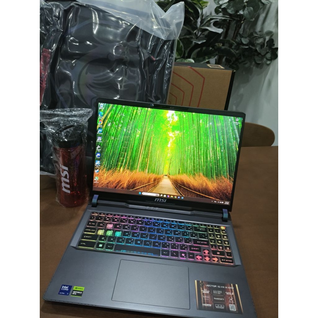 Notebook MSI Vector 16 HX AI A2XWHG-253TH RTX 5070Ti