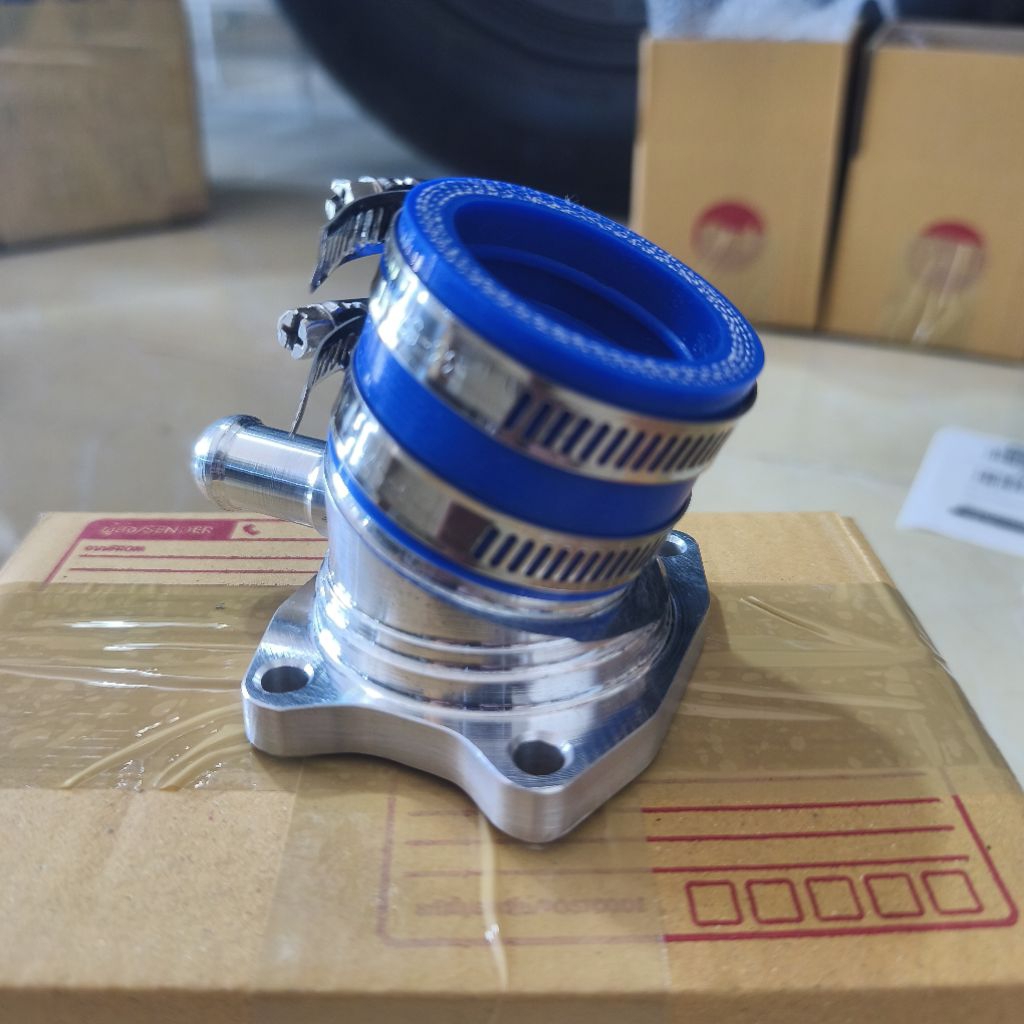 คอหรีดแต่งแดชLS สำหรับคาร์บูปาก26-40มิลมีทั้งแบบมีพอร์ตและไม่มีพอร์ต งานหล่อจากเนื้ออลูมิเนียม  แยงเก็บเรียบร้อยพร้อมใช้