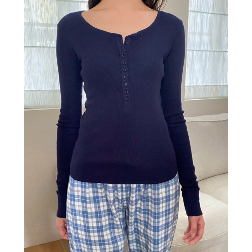 พร้อมส่ง 🎀 Brandy Melville | Zelly Ribbed Top