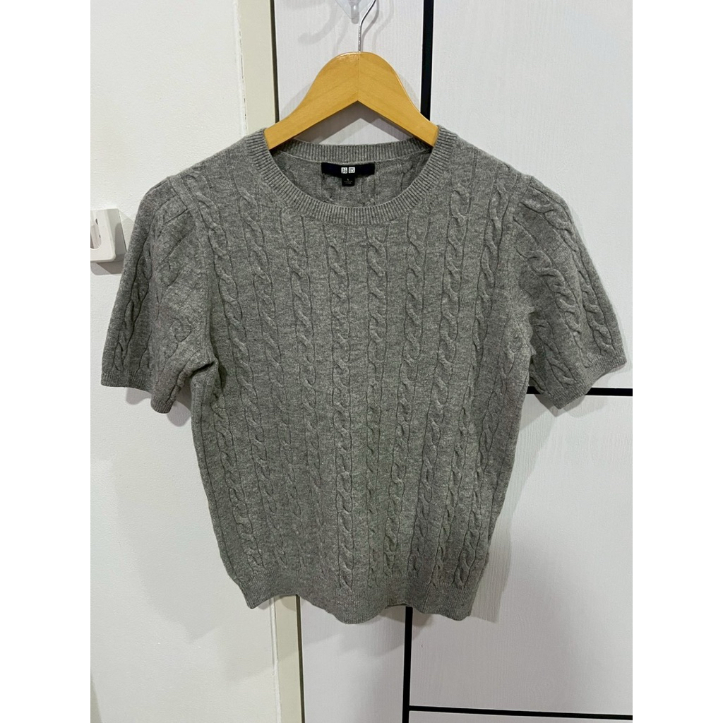 Uniqlo ไหมพรมแขนสั้นรุ่นยอดฮิต  Sz.L อก34-340 ยาว20 ,Sz.M อก32-38