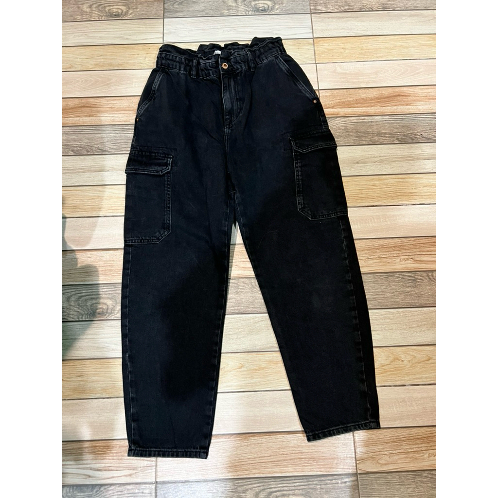 ZARA HIGH MOM CARGO JEANS