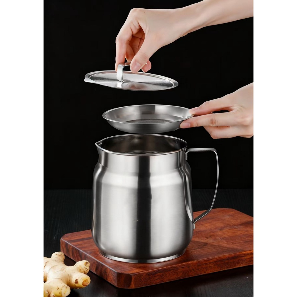 PJ LIVING หม้อกรองน้ำมันความจุขนาดใหญ่ พร้อมตะแกรงกรองมีฝาปิดที่จับ ทนต่อความร้อนกันฝุ่นและกันแมลง