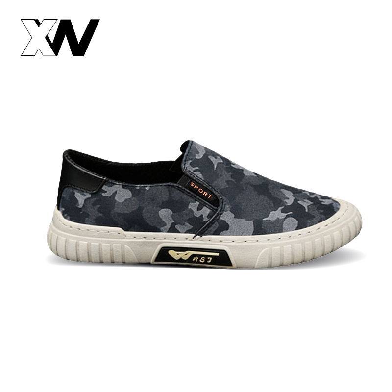 XWbrand รองเท้าลำลองผู้ชายทำจากผ้าแคนวาส ดูแลรักษาง่าย สีไม่ตก พิมพ์ลายพรางสไตล์สตรีท ระบายอากาศได้ดี สวมใส่สบาย