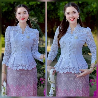 เสื้อลูกไม้คอระบายกระดุมหน้าแต่งระบายล่าง