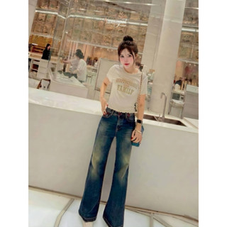 Set 2 ชิ้น เสื้อยืดทรง Baby Tee สีครีมออฟไวท์ สกรีนลายกราฟิก…