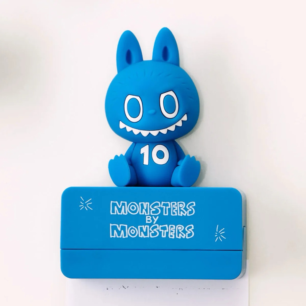 THE MONSTERS 10th Anniversary Series Fridge Magnet-ป้ายเหลือง ใหม่ยังไม่แกะ