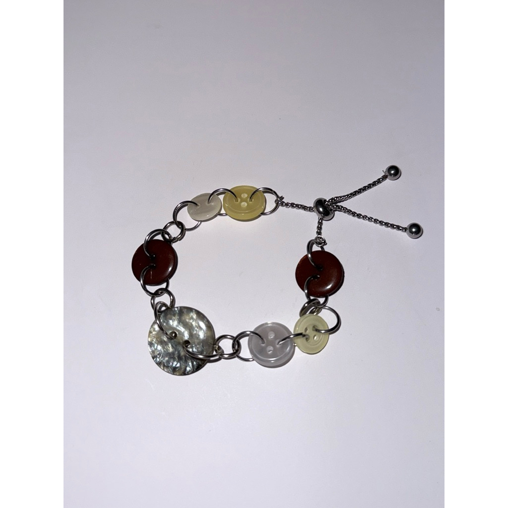 Lookpaadcollections - Dark marble Button Bracelet สร้อยข้อมือกระดุมลายหิน