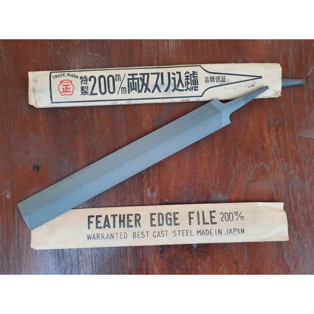 ตะไบญี่ปุ่น ตะไบขนนก ตะไบลับเลื่อย TSUBOSAN Feather Edge File ตะไบสองหน้า ตราโอ่ง 200 mm (8") รุ่นเก่าของแท้ผลิตญี่ปุ่น