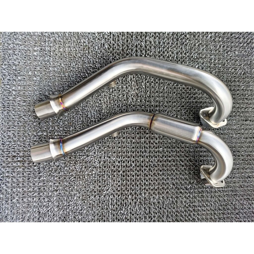 ท่อ​Zontes​ 368G.V1**เท่านั้น**สแตนเลสช่วยระบายความร้อน​ใส่กับปลายเดิมได้เลย​มี2รุ่น​ *แบบมีตัวดักลม*และ​*ไม่มีตัวดักลม*