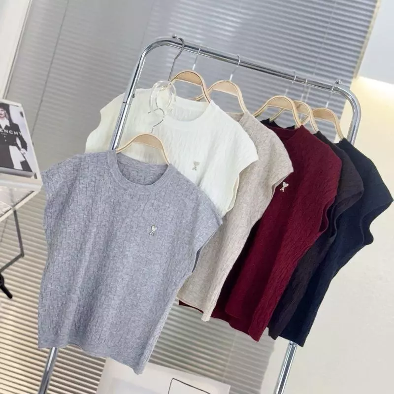 C035 Evan Knit (เอ-แวน นิต) เสื้อยืดอขนสั้นไหมพรมขนกระต่าย แต่งอะไหล่หัวใจ